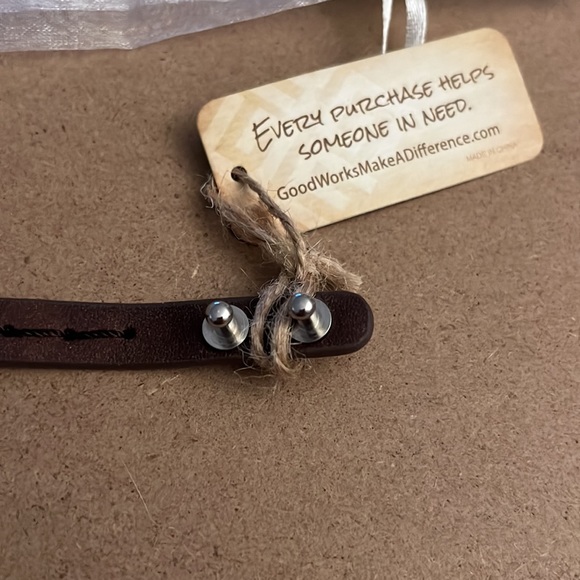 Good Work(s) “Strength” Bracelet - Brown - Picture 5 of 6